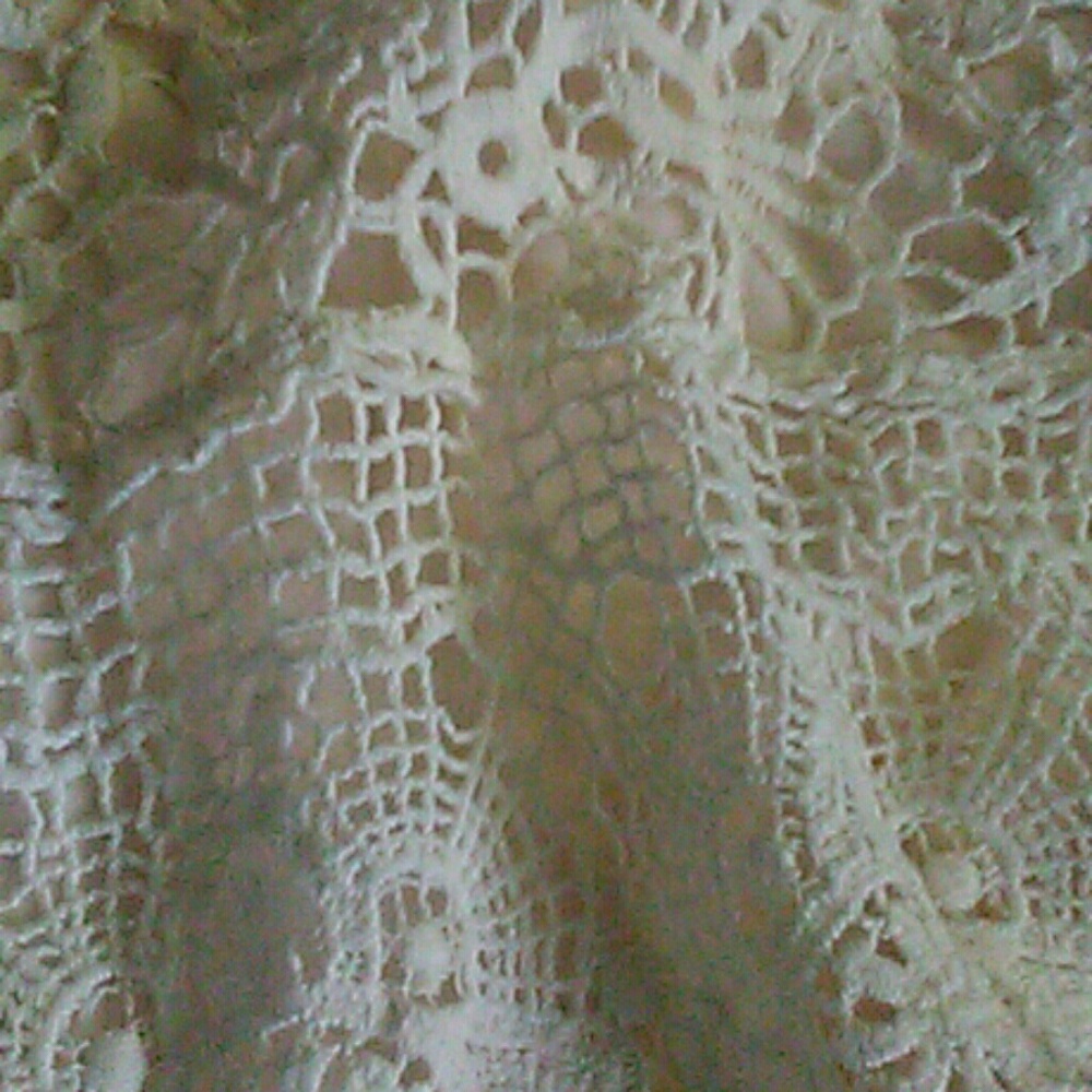 Crochet laced tank cream / nude size small - Picture 2 of 5